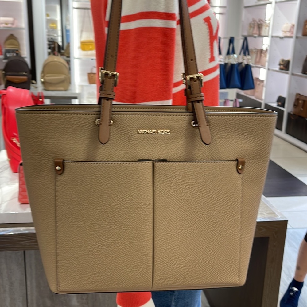 MICHAEL KORS JET SET TRAVEL MEDIUM DOUBLE POCKET TOTE NON-LEATHER VEGAN 
CAMEL - Picture 14 of 16